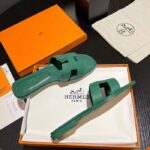 Hermes Unisex Oran Sandal Green Epsom Calfskin Natural Leather Sole – Image 3