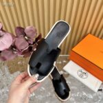 Hermes Women Eze 30 Sandal Natural Calfskin Black Rubber Sole - Image 9