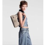 Louis Vuitton LV Unisex Hand It All PM Sandy Mahina Calfskin M24255 - immagine 12