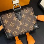 Louis Vuitton LV Unisex Mister Trunk Key Holder And Bag Charm M01201 - immagine 8