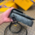 Louis Vuitton LV Unisex S-Lock Vertical Wearable Wallet Monogram Coated Canvas M82252 - Imagen 7