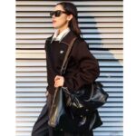 Louis Vuitton LV Women CarryAll Dark MM Black Lambskin Cowhide Leather M25143 - immagine 13