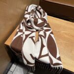 Louis Vuitton Unisex LV Medallion Scarf Brown Wool Jacquard M79215 - immagine 3