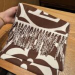 Louis Vuitton Unisex LV Medallion Scarf Brown Wool Jacquard M79215 - immagine 7