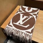 Louis Vuitton Unisex LV Medallion Scarf Brown Wool Jacquard M79215 - immagine 2