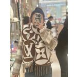 Louis Vuitton Unisex LV Medallion Scarf Brown Wool Jacquard M79215 - immagine 10