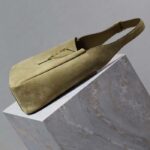 Saint Laurent YSL Women Le 5 À 7 Supple Large Suede - immagine 4