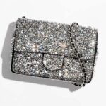 Mini sac à rabat Chanel CC pour femme en satin et strass métal argenté