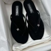 Chanel Women CC Thongs Sandal Velvet Black 0.5 CM Heel (1)