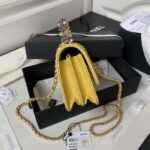 Chanel Women CC Wallet On Chain Lambskin Imitation Pearls Yellow - Bild 5