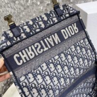 Dior Unisex Medium Diorcamp Bag Blue Dior Oblique Embroidery (9)
