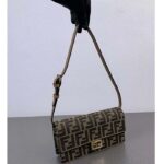 Fendi Women FF Wallet On Chain Baguette Brown FF Fabric Wallet - Imagen 2