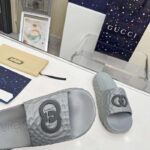 Gucci Unisex GG Interlocking G Slide Sandal Grey Textured Rubber - Imagen 8