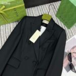 Gucci Women GG Double-Breasted Wool Jacket Slimmer Fitted Sleeves Button Closure – Bild 4