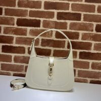 Gucci Women GG Jackie Small Shoulder Bag Ivory Patent Leather Hook Closure (2)