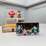 Louis Vuitton LV Unisex Key Pouch Pink Monogram Coated Canvas M82620 - Imagen 2