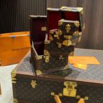 Louis Vuitton LV Unisex Pyramid Trunk Brown Monogram Coated Canvas M10052 - immagine 4