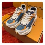 Louis Vuitton LV Unisex Run 55 Sneaker Blue Monogram Denim Calf Leather 1ACHTV - Bild 4