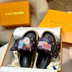 Louis Vuitton Unisex LV Flight Mode Pool Pillow Comfort Mule Cacao Brown Nylon 1ACTDU - Bild 4