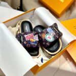 Louis Vuitton Unisex LV Flight Mode Pool Pillow Comfort Mule Cacao Brown Nylon 1ACTDU - Bild 6