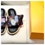 Louis Vuitton Unisex LV Flight Mode Pool Pillow Comfort Mule Cacao Brown Nylon 1ACTDU - Bild 7