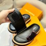 Louis Vuitton Unisex LV Flight Mode Pool Pillow Comfort Mule Cacao Brown Nylon 1ACTDU - Bild 8