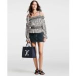 Louis Vuitton Unisex LV OnTheGo MM Black Grained Calfskin Hook Closure - Bild 13