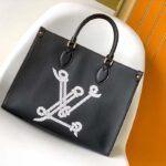 Louis Vuitton Unisex LV OnTheGo MM Black Grained Calfskin Hook Closure - Bild 2