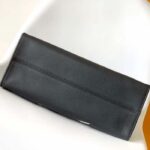 Louis Vuitton Unisex LV OnTheGo MM Black Grained Calfskin Hook Closure - Bild 6