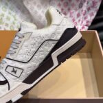 Louis Vuitton Unisex LV Trainer Sneaker White Monogram-Embossed Calf Leather 1ACR5K – Bild 7