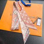 Louis Vuitton Unisex LV Ultimate Monogram BB Bandeau Dune Silk Inkjet Print M79588 - immagine 4