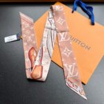 Louis Vuitton Unisex LV Ultimate Monogram BB Bandeau Dune Silk Inkjet Print M79588 - immagine 5