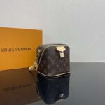 Louis Vuitton Women LV Just In Case Monogram Coated Canvas Padlock Key bell M47096 - Bild 3
