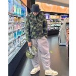 Louis Vuitton Unisex LV Moon Crossbody Khaki Green Vermillion Red Monogram Canvas M23838 - Bild 13