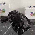 Prada Unisex Re-Nylon Saffiano Shoulder Bag Black Zipper Closure Fabric - Bild 4