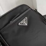 Prada Unisex Re-Nylon Saffiano Shoulder Bag Black Zipper Closure Fabric Leather - Imagen 8