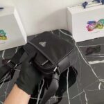 Prada Unisex Re-Nylon Saffiano Shoulder Bag Zipper Closure Fabric Leather - immagine 9