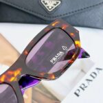 Prada Unisex Sunglasses Prada Logo 100% UVA / UVB Protection Standard Fit – Bild 6