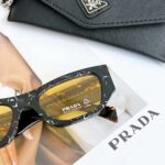 Prada Unisex Sunglasses Prada Logo Frame Compatible Graduated Lenses Standard Fit - Bild 6