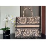 Dior Unisex Large Dior Book Tote Beige Black Toile De Jouy Soleil Embroidery - Bild 4