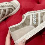 Gucci Unisex GG Canvas Sneaker Beige Ebony Original GG Canvas Lace Up Flat - Imagen 10