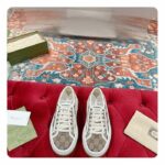 Gucci Unisex GG Sneaker Beige Ebony Original GG Canvas Low Heel – Image 2