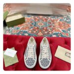 Gucci Unisex GG Sneaker Ivory Black GG Canvas Jacquard Low Heel - Image 4