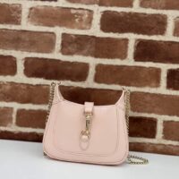 Gucci Women GG Jackie Small Shoulder Bag Pastel Pink Patent Leather Hook Closure (5)