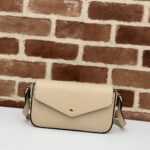 Gucci Women GG Super Mini Shoulder Bag Light Beige GG Leather Magnetic Closure - Image 2