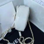 Chanel Dam CC Hjärtformad Väska Vit Kalvskinn Läder Guldtonad Metall