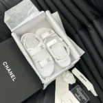 Sandalo Chanel CC Open Toe da donna in pelle di vitello - Bianco