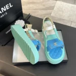 Sandales à bout ouvert Chanel pour femme en cuir de veau Aqua
