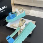 Sandales à bout ouvert Chanel pour femme en cuir de veau Aqua