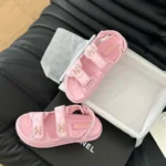 Chanel Dam Sandal med öppen tå i kalvskinn - Rosa